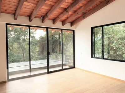 Casa en venta con excelente Ubicación, en Valle de Bravo.