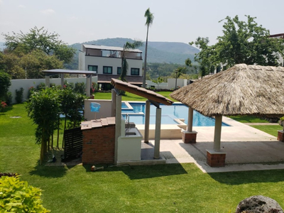 Casa En Venta Con Jacuzzi Y Alberca Al Sur De Cuernavaca