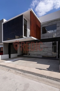 Casa De 3 Hab.+estudio En Altos Juriquilla Ln