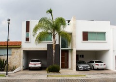 casa en venta en la isla i en lomas de angelópolis