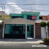 Casa en Venta en Valle del Prut, Ecatepec de Morelos - 4 recámaras - 418 m2