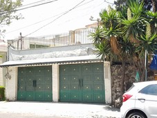 en venta, casa antigua con terreno de 1,361 m2 a dos cuadras de av. paseo de las palmas - 2 recámaras - 4 baños