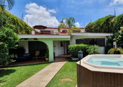 en venta, casa sola con vigilancia en fraccionamiento burgos, temixco - 3 recámaras - 4 baños