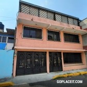 Excelente oportunidad, casa en venta muy bien ubicada - 5 habitaciones - 2 baños