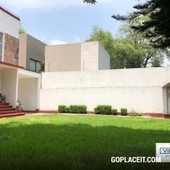 Preciosa casa clásica a la venta en Las Lomas, excelente ubicación., Lomas de Chapultepec - 3 baños - 554.00 m2