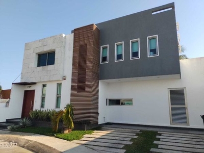Casa en venta en Fracc. Las Palmas en Medellín, Veracruz