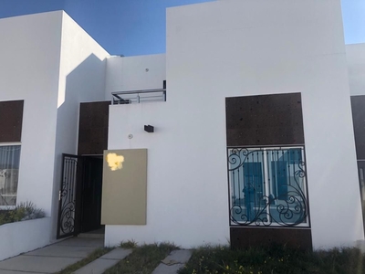 CASA EN RENTA FRACC. LAS ESTRELLAS SAN JUAN DEL RIO RCR231103-JA