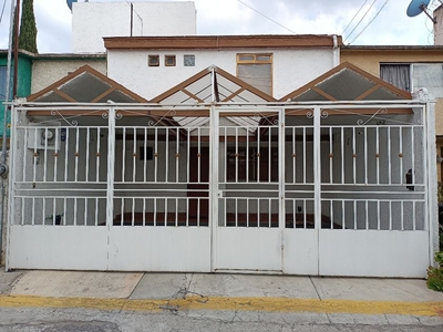 Casa en venta Cerrada Oyamel 14, Fraccionamiento Bosques De Chalco I, Chalco, México, 56600, Mex