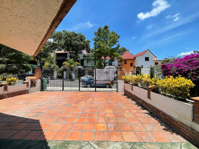 Casa En Venta En Castillo De Edimburgo 13, Condado De Sayavedra, Atizapán