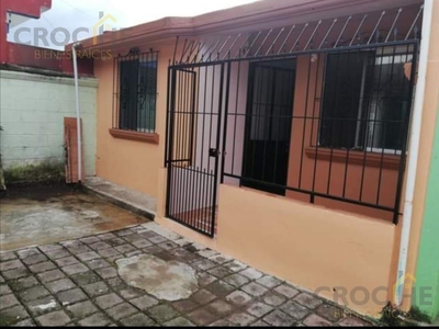 Casa En Venta En La Col. Revolución Zona Av. Atenas Veracruzana