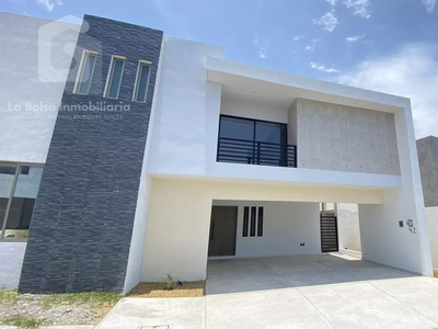 Casa En Venta En Lomas De La Rioja