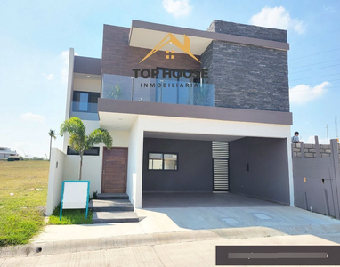 Casa En Venta En Residencial Lomas Del Dorado Con Amplio Jar