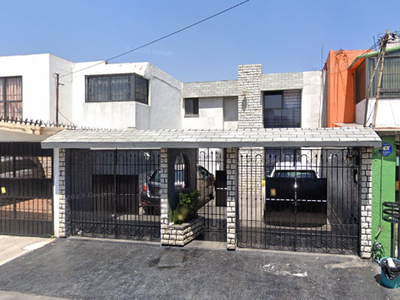 Casa en venta San Juan 236, Mz 024, Valle Dorado, Tlalnepantla De Baz, Estado De México, México