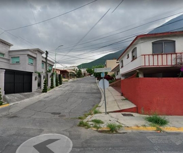 Casa en Venta en Contry La Silla GUADALUPE Nuevo Leon en Remate