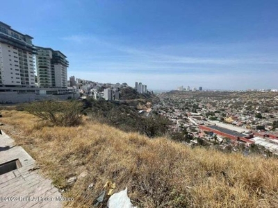 TERRENO LISTO PARA CONSTRUIR EN VENTA VISTA A LA CAÑADA 1,675.49MTS2 NR-23-4755