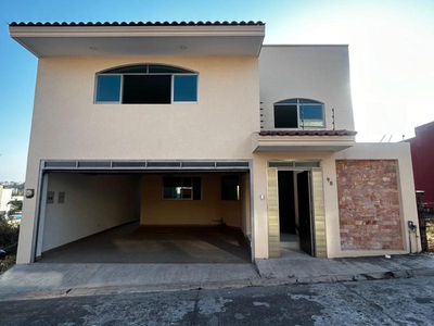 Venta De Casa En Fraccionamiento Monte Magno, Xalapa, Veracruz.