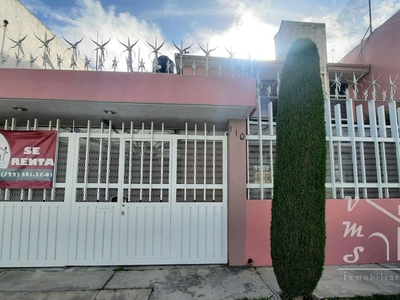 Casa en renta Santa Silvia 110, Mz 003, Plazas De San Buenaventura, Toluca De Lerdo, Estado De México, México