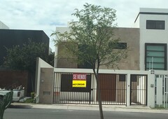 doomos. casa en venta valle de juriquilla