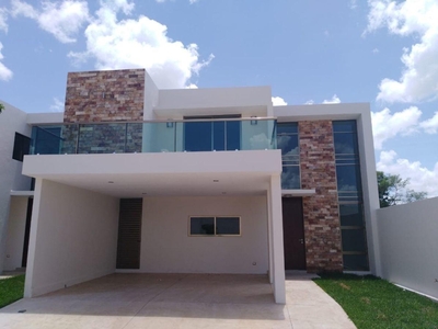 Doomos. Casa en condominio en Temozon Norte Merida