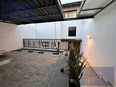 Doomos. Casa renta Tejeda moderna acabados minimalistas Corregidora Queretaro