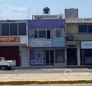 Doomos. Local Comercial en renta en Av. Universidad, Col. Triangulo del Tesoro, Coatzacoalcos, Ver.