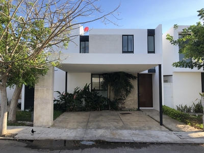 Doomos. Se renta casa en condominio en Cholul, Mérida Yucatán