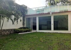 casa sola en renta vista hermosa