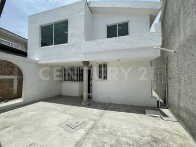 VENTA DE CASA EN FRACCIONAMIENTO SARH. XILOTZINGO, PUEBLA.