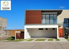 doomos. casa en venta en punta tiburon con alberca y cuarto de servicio