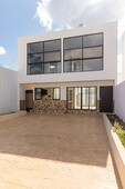 casa en venta de 3 recamaras y piscina en chichi suarez yucatan