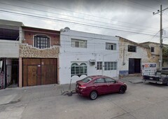 CASA EN VENTA EN JARD. DE LA PAZ, GDL.