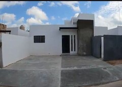 CASA RESIDENCIAL EN CONKAL MODELO 182