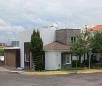 Casas en venta - 280m2 - 3 recámaras - Estado de Residencial Cumbres III - $5,000,000