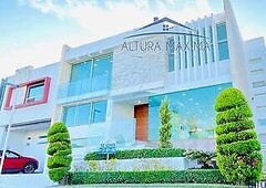 Lujosa Residencia en Venta Condominio Zona Andares Zapopan