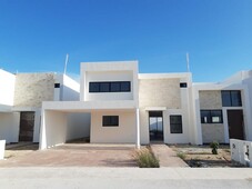 doomos. casa en venta en mérida,yucatán en privada en zona yucatán country club.