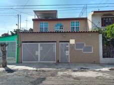 doomos. venta de casa en zona de oro, celaya