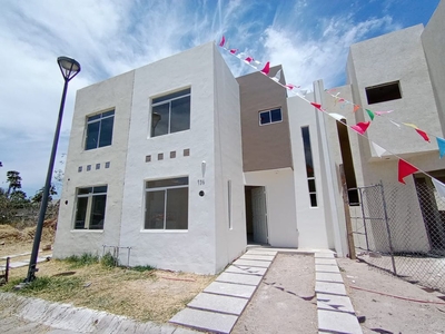 Casa nueva con el mejor precio en la zona