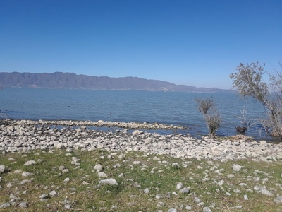 Terreno de 800 metros frente al lago de Chapala
