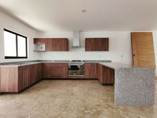 casa en venta en los robles residencial frente a parque