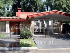 casa de un nivel con jardín, alberca, chimenea, paneles solares en moratilla pue