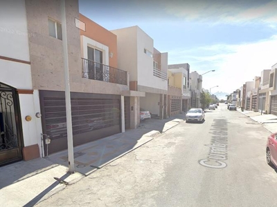 Doomos. Remate Bancario Casa en Cumbres Élite Monterrey Nuevo León