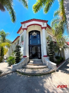 ESPECTACULAR RESIDENCIA CON TERRAZA ACABADOS DE LUJO EN FRACCIONAMIENTO DIOSES DEL NILO