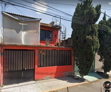 Doomos. CASA EN REMATE BANCARIO INDECO STA. CLARA, ECATEPEC DE MORELOS-MTC