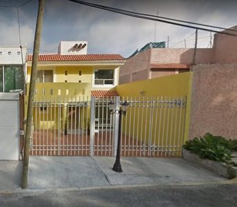 Doomos. Casa en Remate Bancario Prolongación Hispano Villa Satélite Calera Puebla-FMM
