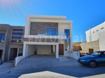 Casa en Venta Zona Canteras Fraccionamiento Torralba Chihuahua