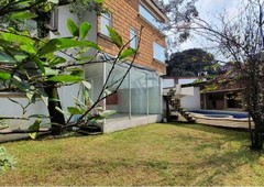 Casa en Venta en Cuajimalpa $7,700,000.00 con alberca en calle cerrada.