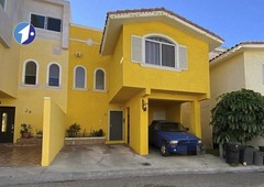 Se vende casa de 4 recámaras en Isla Creta, Tijuana
