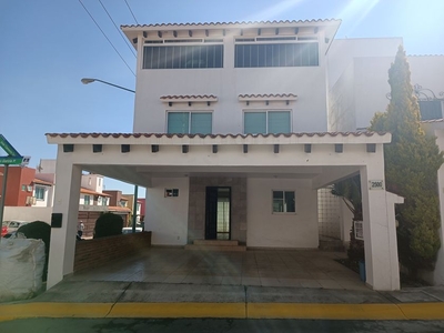 Casa en condominio en venta Coaxustenco, Metepec