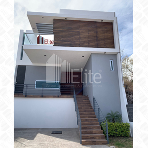 CASA EN VENTA OPORTUNIDAD CUMBRES DEL LAGO JURIQUILLA QRO