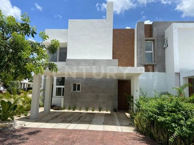 Pre - venta, Casa en condominio en Altozano, Mérida, Yucatán.